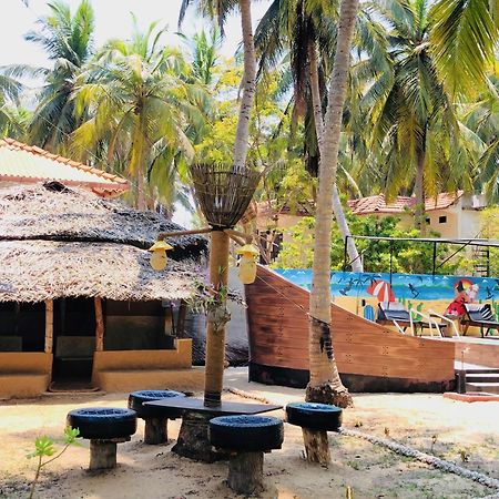 Wind Blend Kite Resort Калпития Екстериор снимка